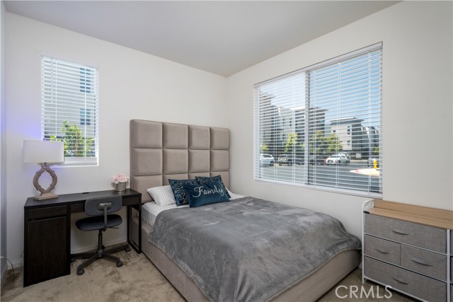 Detail Gallery Image 2 of 22 For 164 Unity, Irvine,  CA 92614 - 4 Beds | 3/1 Baths