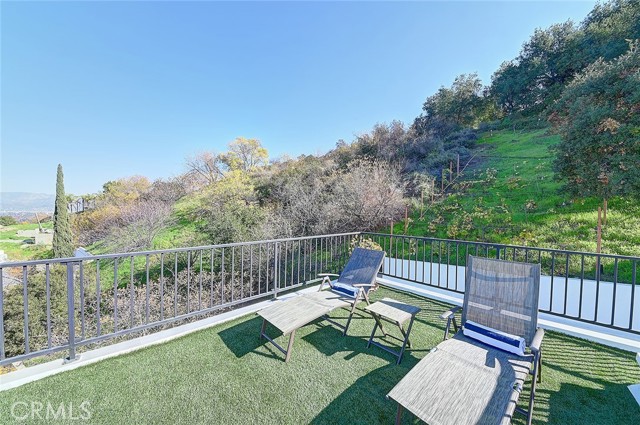 Detail Gallery Image 33 of 44 For 3952 Oakfield Dr, Sherman Oaks,  CA 91423 - 5 Beds | 4/1 Baths