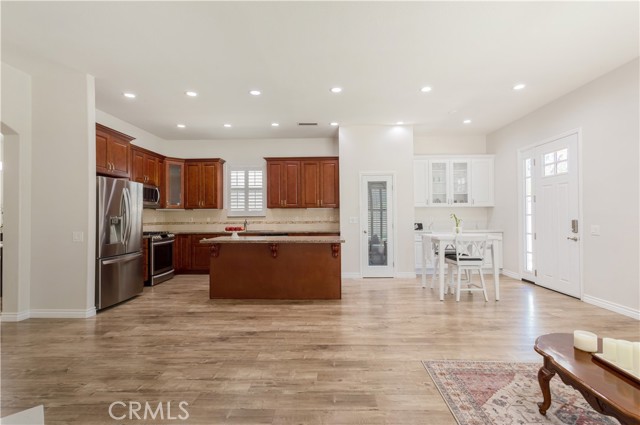 Detail Gallery Image 12 of 37 For 41814 Corte Lara, Temecula,  CA 92592 - 4 Beds | 3 Baths