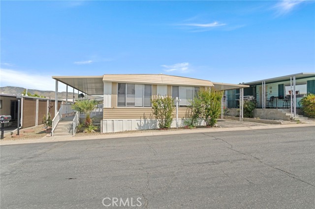 11050 Bryant Street, Yucaipa CA: https://media.crmls.org/medias/4cd291e0-9482-4756-aa53-340ad73e6b02.jpg
