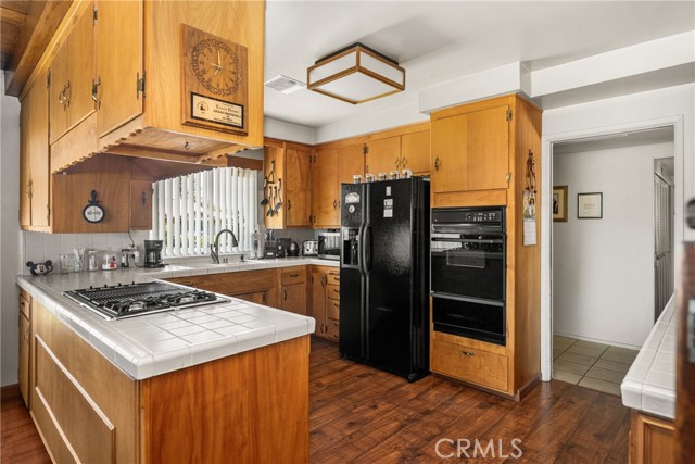 Detail Gallery Image 20 of 46 For 500 N Meadowbrook Pl, Anaheim,  CA 92801 - 4 Beds | 2/1 Baths
