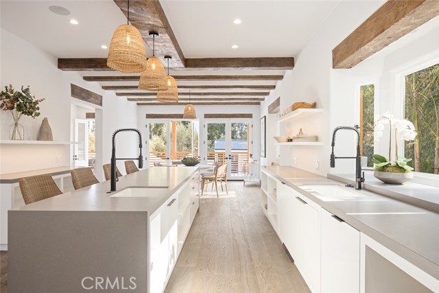 27405 Pacific Coast Highway, Malibu CA: https://media.crmls.org/medias/4cd45a04-84b2-41df-af9f-8d574fb1b524.jpg