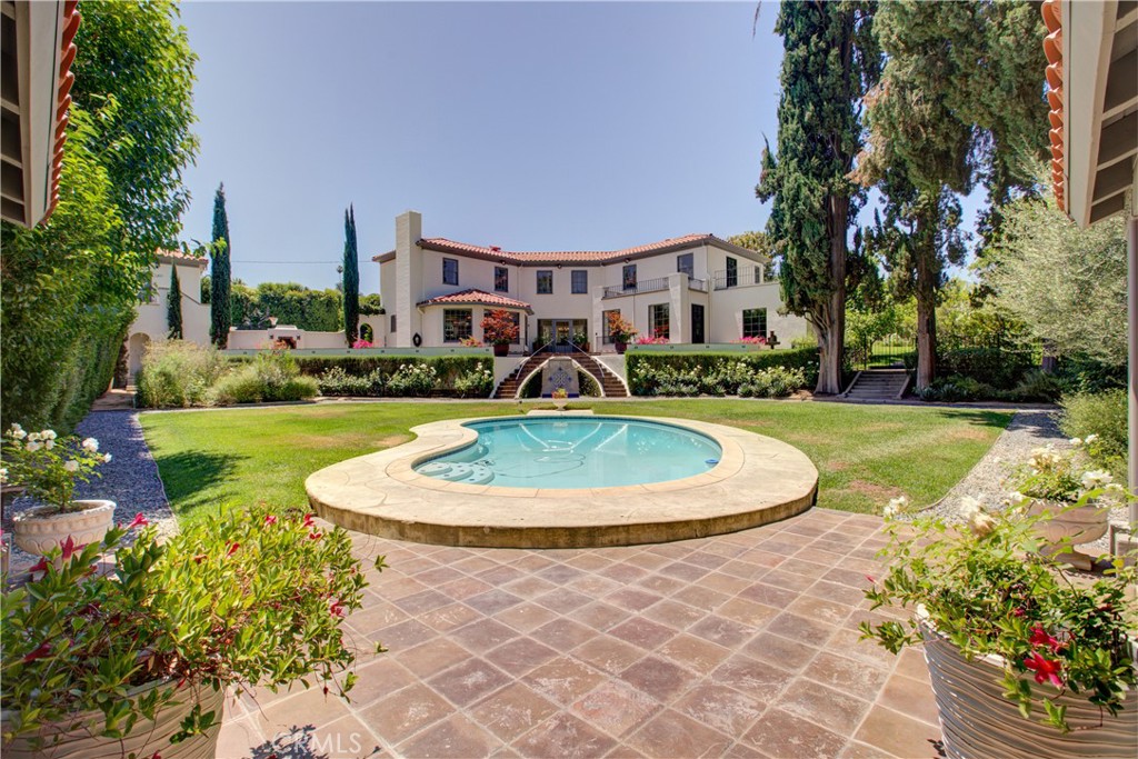 1205 W Highland Avenue