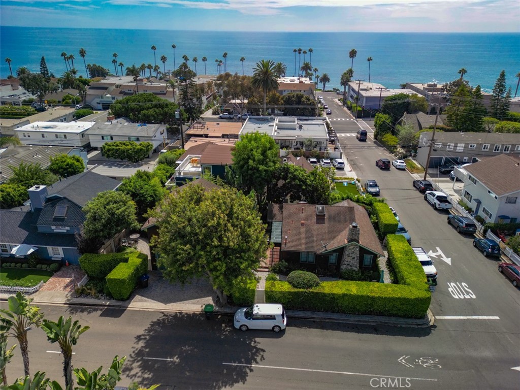 https://media.crmls.org/medias/4cd5ca39-c2a6-4ce9-86a4-0f2a291cb053.jpg?preset=X-Large