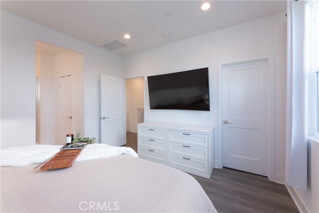 master bedroom, has 2 closets