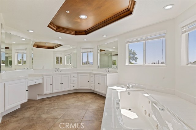 17830 Arvida Drive, Granada Hills CA: https://media.crmls.org/medias/4cd6168d-b98d-4ab9-8044-5e13a908ebd0.jpg