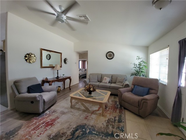 Detail Gallery Image 4 of 34 For 26866 Oakmont Dr, Menifee,  CA 92586 - 3 Beds | 2 Baths