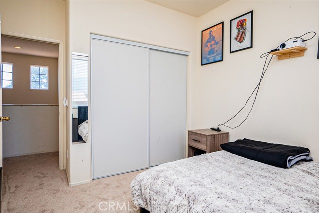 15138 Holiday Drive, Fontana CA: https://media.crmls.org/medias/4cd6b590-a5b2-4155-b4dd-742464ce4c43.jpg