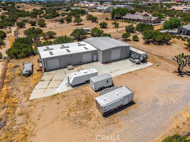 8277 Macron Street, Oak Hills CA: https://media.crmls.org/medias/4cd72093-26a4-48db-b054-28b2f5dd3086.jpg