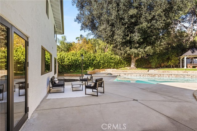 Detail Gallery Image 37 of 46 For 5340 Edgeware Dr, Calabasas,  CA 91301 - 5 Beds | 3 Baths