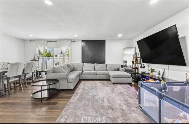 Detail Gallery Image 3 of 10 For 11233 Doverwood Dr, Riverside,  CA 92505 - 3 Beds | 2 Baths