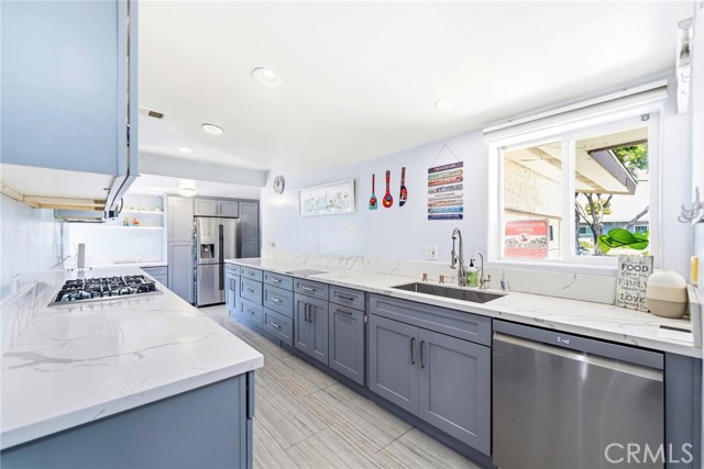 Detail Gallery Image 9 of 51 For 9546 Cecilia, Downey,  CA 90241 - 4 Beds | 2 Baths