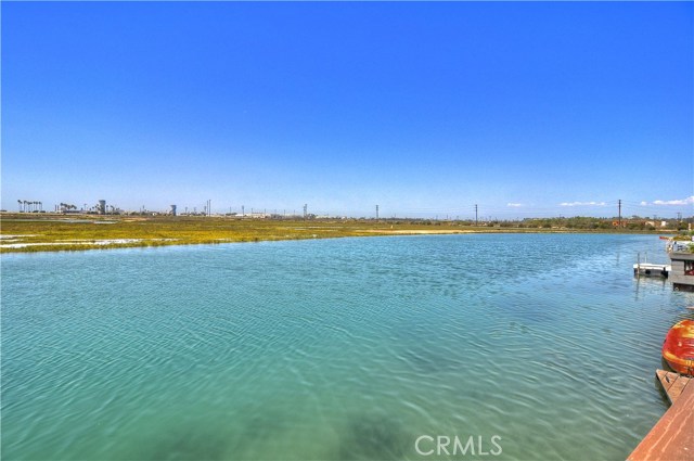 Detail Gallery Image 2 of 39 For 415 Canal St, Newport Beach,  CA 92663 - 4 Beds | 2/1 Baths