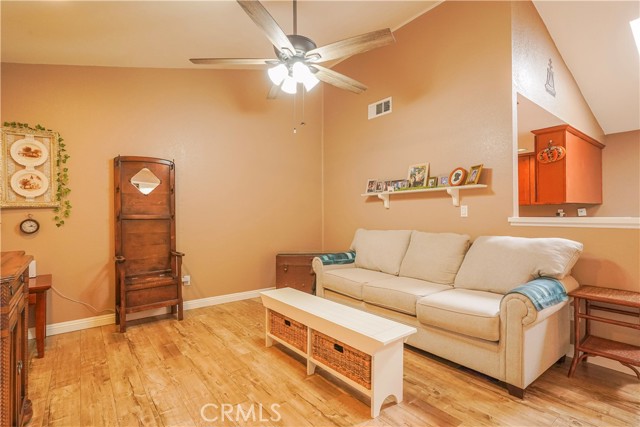 Detail Gallery Image 6 of 38 For 6335 Thunder Bay, Jurupa Valley,  CA 92509 - 3 Beds | 2 Baths