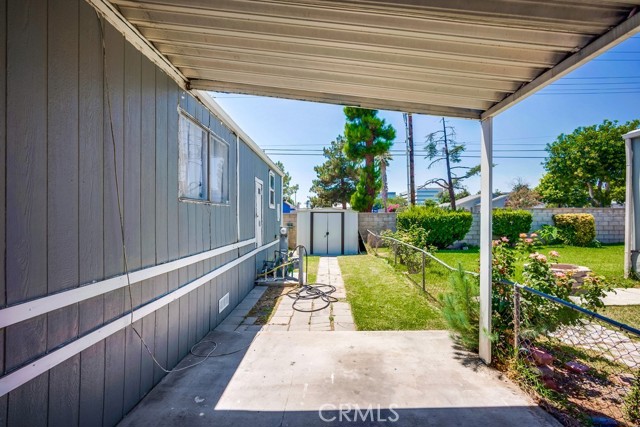 17400 Valley Blvd, Fontana CA: https://media.crmls.org/medias/4cd9d366-865f-4fa3-b7cd-25b017aa8d89.jpg