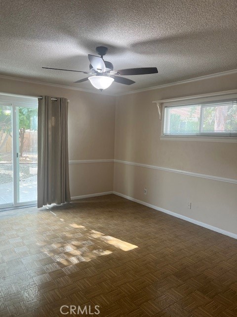 Detail Gallery Image 3 of 8 For 690 Lassen Way, Hemet,  CA 92544 - 2 Beds | 2 Baths