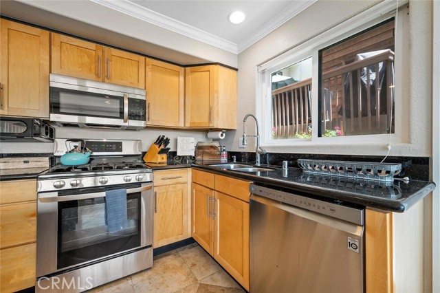 Detail Gallery Image 15 of 41 For 174 Cliff Dr #F,  Laguna Beach,  CA 92651 - 2 Beds | 2 Baths