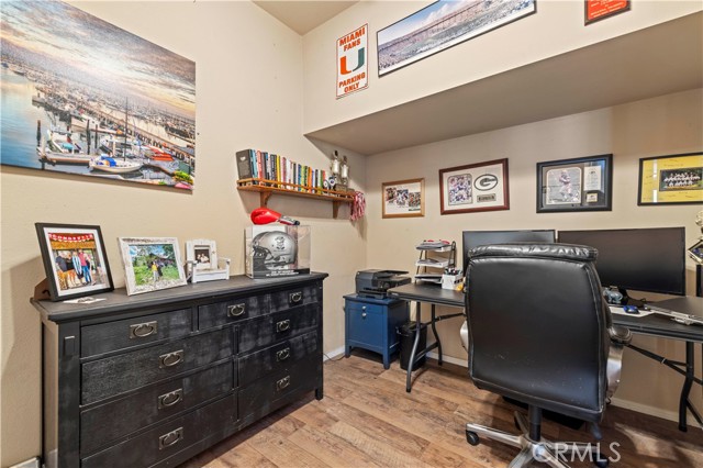 28436 Calex Drive, Valencia CA: https://media.crmls.org/medias/4cdb1e3e-4472-4f01-8bf6-46c7d997dcc4.jpg