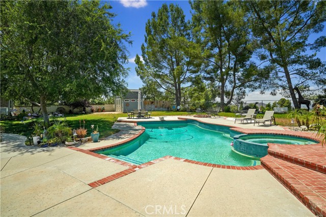319 Cheerful Court, Simi Valley CA: https://media.crmls.org/medias/4cdb2fb4-c993-420c-8fb6-ed1d1e1aad9f.jpg