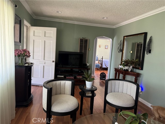 Detail Gallery Image 3 of 21 For 10537 Richlee Ave, South Gate,  CA 90280 - 3 Beds | 2 Baths