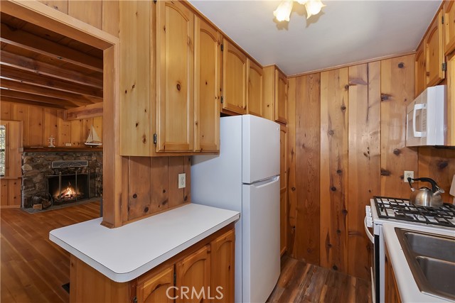 33294 Wild Rose Drive, Green Valley Lake CA: https://media.crmls.org/medias/4cdbd4fe-a04a-4bd4-8dd5-8679400ecc6f.jpg