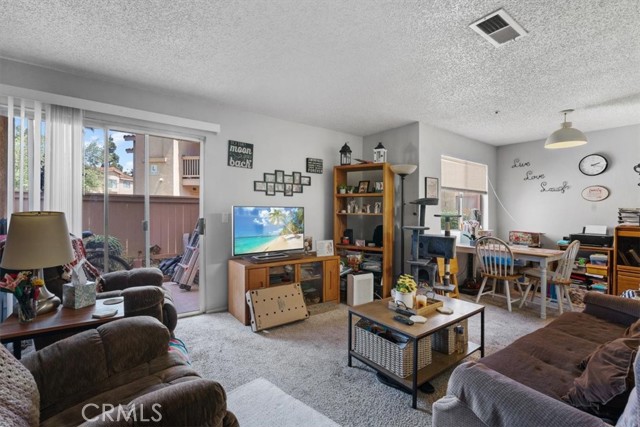 321 Inger Drive, Santa Maria CA: https://media.crmls.org/medias/4cdbfd5b-33d1-4081-855e-c884cbbd52f8.jpg