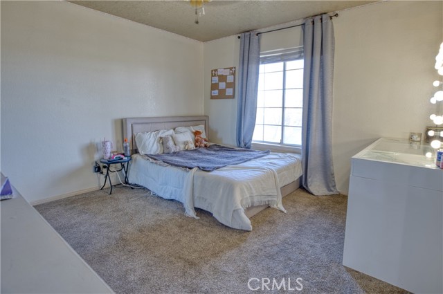 Detail Gallery Image 11 of 44 For 8323 Peach Ave, Hesperia,  CA 92345 - 4 Beds | 2/1 Baths