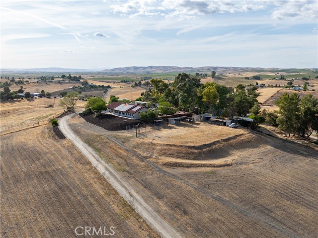 Detail Gallery Image 3 of 57 For 2245 Rancho Lomas Way, San Miguel,  CA 93451 - 3 Beds | 3 Baths
