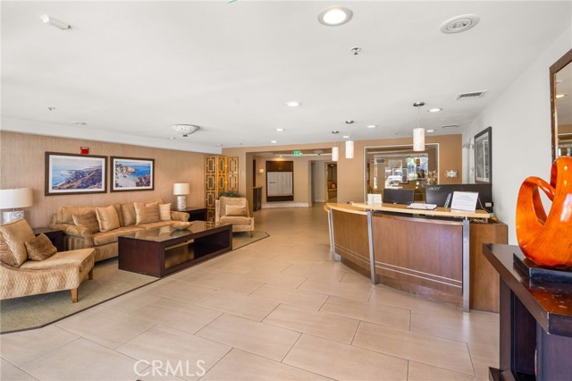 1400 E Ocean Boulevard, Long Beach CA: https://media.crmls.org/medias/4cdc800a-f040-4144-9157-cf00b40c7728.jpg