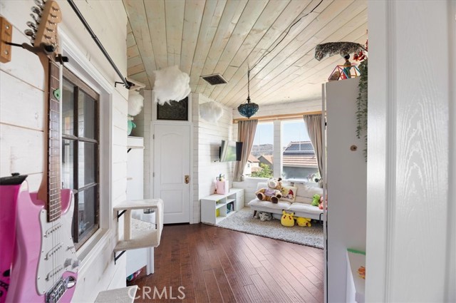 22517 Skipping Stone Drive, Saugus CA: https://media.crmls.org/medias/4cddba11-4f4b-4c91-9fb6-0ebb7aade790.jpg