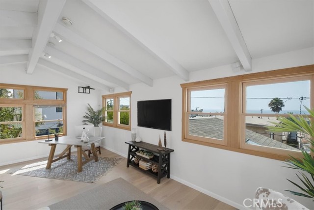 417 34th Place, Manhattan Beach, California 90266, 3 Bedrooms Bedrooms, ,3 BathroomsBathrooms,Residential,Sold,34th,SB21218026