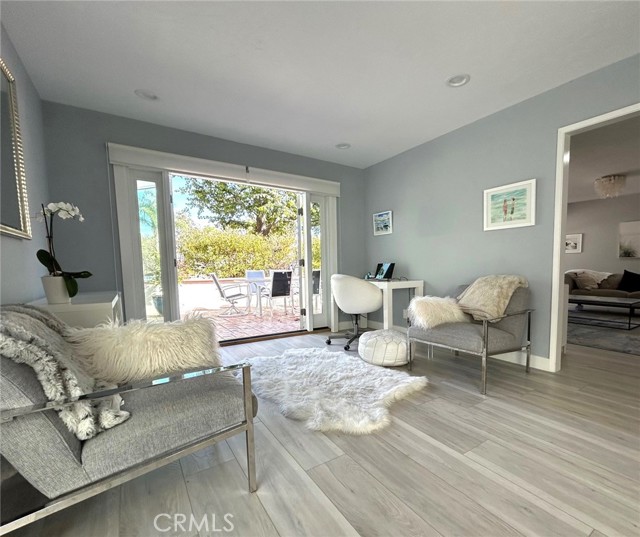 Detail Gallery Image 3 of 17 For 446 Vista Roma, Newport Beach,  CA 92660 - 3 Beds | 2/1 Baths