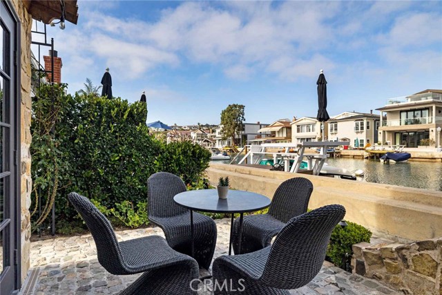 Detail Gallery Image 34 of 35 For 305 Grand Canal #1,  Newport Beach,  CA 92662 - 4 Beds | 3 Baths