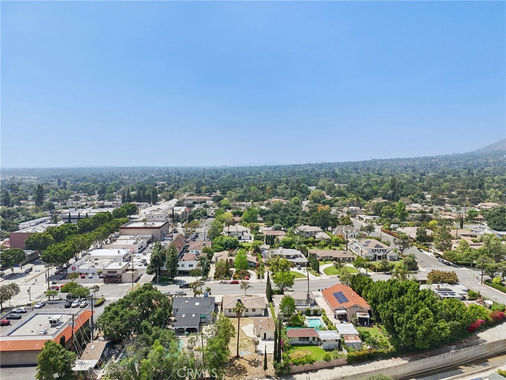 https://media.crmls.org/medias/4cde4f5f-4dc1-4a83-916b-4181eaa09578.jpg?preset=X-Large