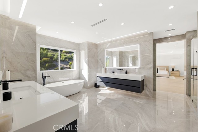 20151 Via Medici, Porter Ranch CA: https://media.crmls.org/medias/4cde59c2-690d-40dc-8118-32bbb157a494.jpg