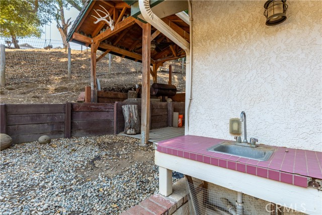 9555 Santa Cruz Road, Atascadero CA: https://media.crmls.org/medias/4cde59f7-aaad-48fd-b2d7-37988852d0bc.jpg