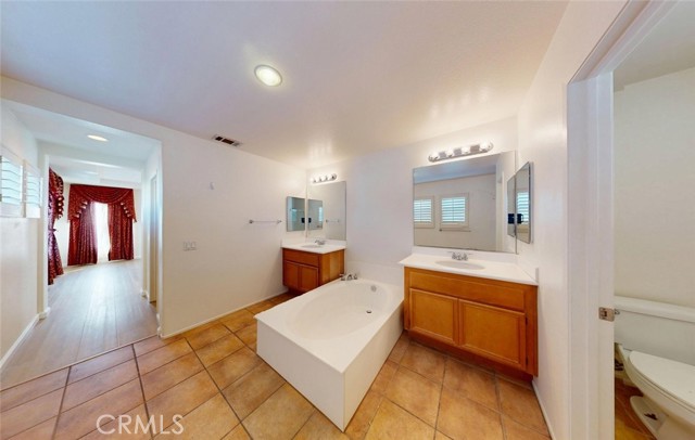 Detail Gallery Image 35 of 40 For 19 Sorbonne, Westminster,  CA 92683 - 5 Beds | 3 Baths