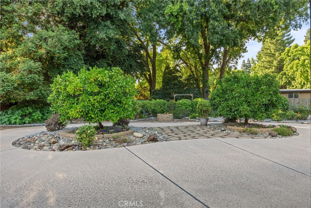 https://media.crmls.org/medias/4cdefadf-ec92-4e07-acf0-58f2da570f1a.jpg?preset=X-Large
