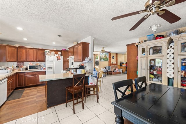 12597 Jalepeno Avenue, Chino CA: https://media.crmls.org/medias/4cdfa9f8-8771-42d3-a3db-3653010b50eb.jpg