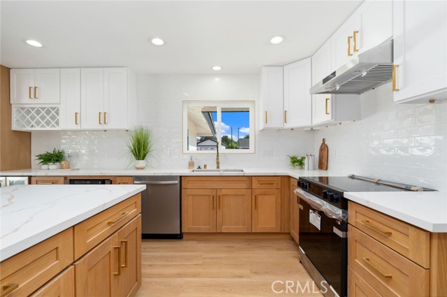 Detail Gallery Image 11 of 30 For 2076 N Diamond, Orange,  CA 92867 - 4 Beds | 2 Baths