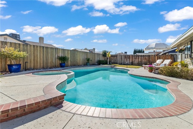 Detail Gallery Image 5 of 40 For 2116 Edam, Lancaster,  CA 93536 - 3 Beds | 2 Baths