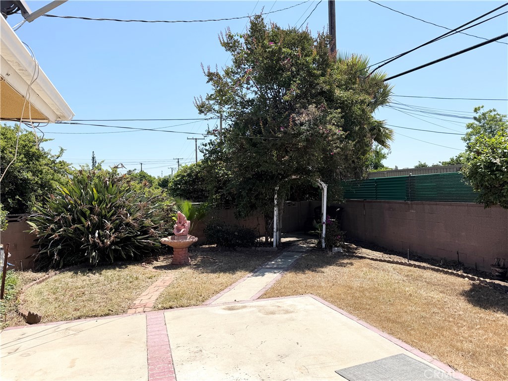 https://media.crmls.org/medias/4ce07394-4fa2-4605-b542-e9b9d40661ea.jpg?preset=X-Large