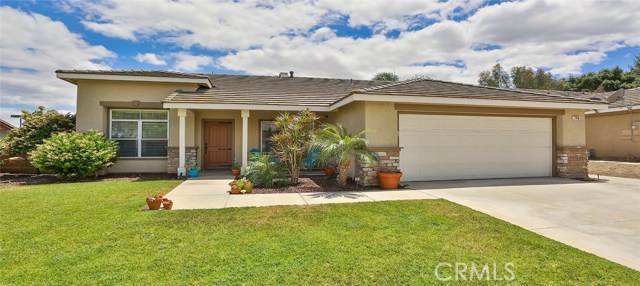 746 Canary Ln, Corona, CA 92879