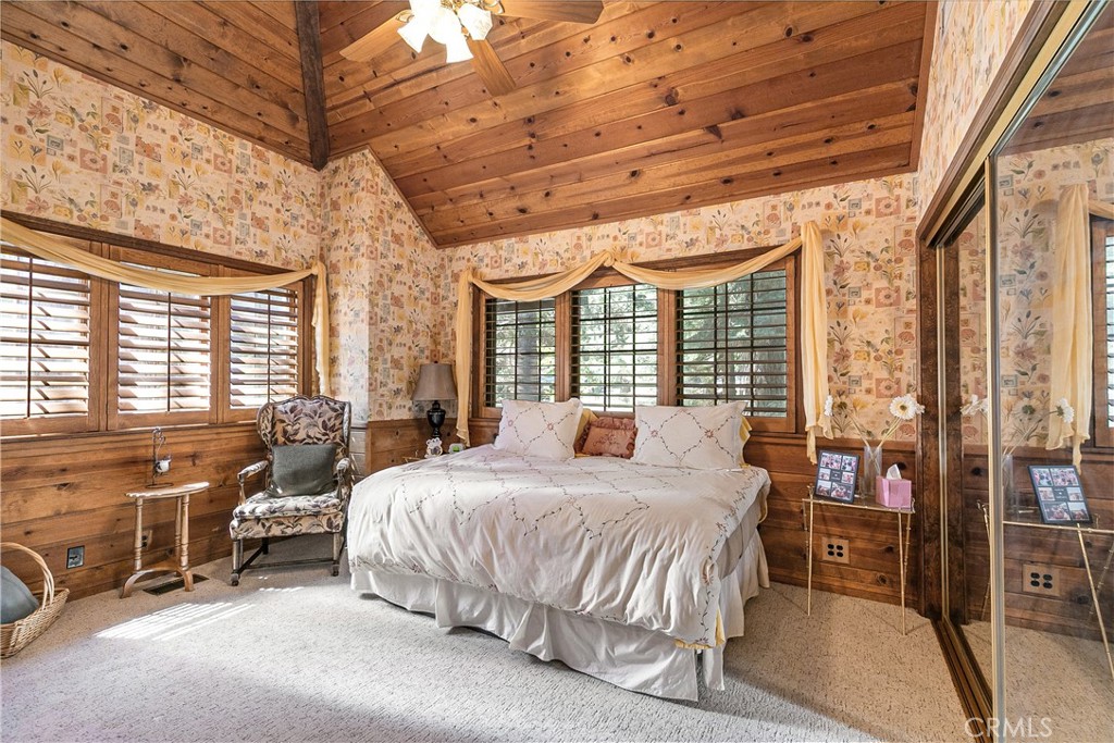 https://media.crmls.org/medias/4ce0fcf9-ebe8-4299-bc1a-9a3600c34d2c.jpg?preset=X-Large