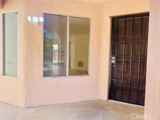 Detail Gallery Image 4 of 30 For 3582 W Terrace Ave, Fresno,  CA 93722 - 3 Beds | 2/1 Baths