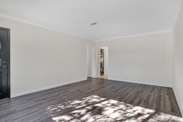 Detail Gallery Image 3 of 26 For 7635 Fallbrook Ave, West Hills,  CA 91304 - 4 Beds | 3 Baths