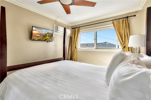 150 Cress Street, Laguna Beach CA: https://media.crmls.org/medias/4ce2fc86-7ee4-422e-943a-2c26367299e9.jpg