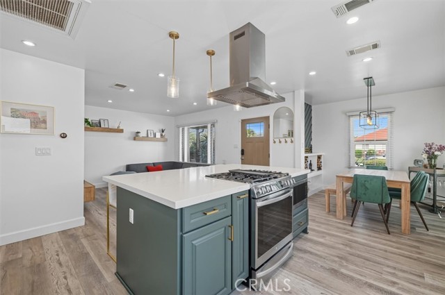 Detail Gallery Image 10 of 44 For 5030 W 130th, Hawthorne,  CA 90250 - 4 Beds | 2 Baths