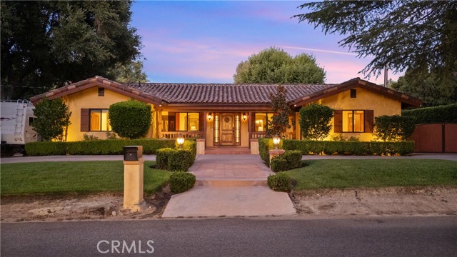24604 Apple Street, Newhall CA: https://media.crmls.org/medias/4ce3d06d-cb0f-4f1f-b7bd-7708f21233f4.jpg