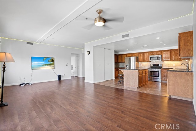 13200 Pacific Promenade, Playa Vista CA: https://media.crmls.org/medias/4ce4257c-3827-4c40-b613-77d2b74a28ad.jpg